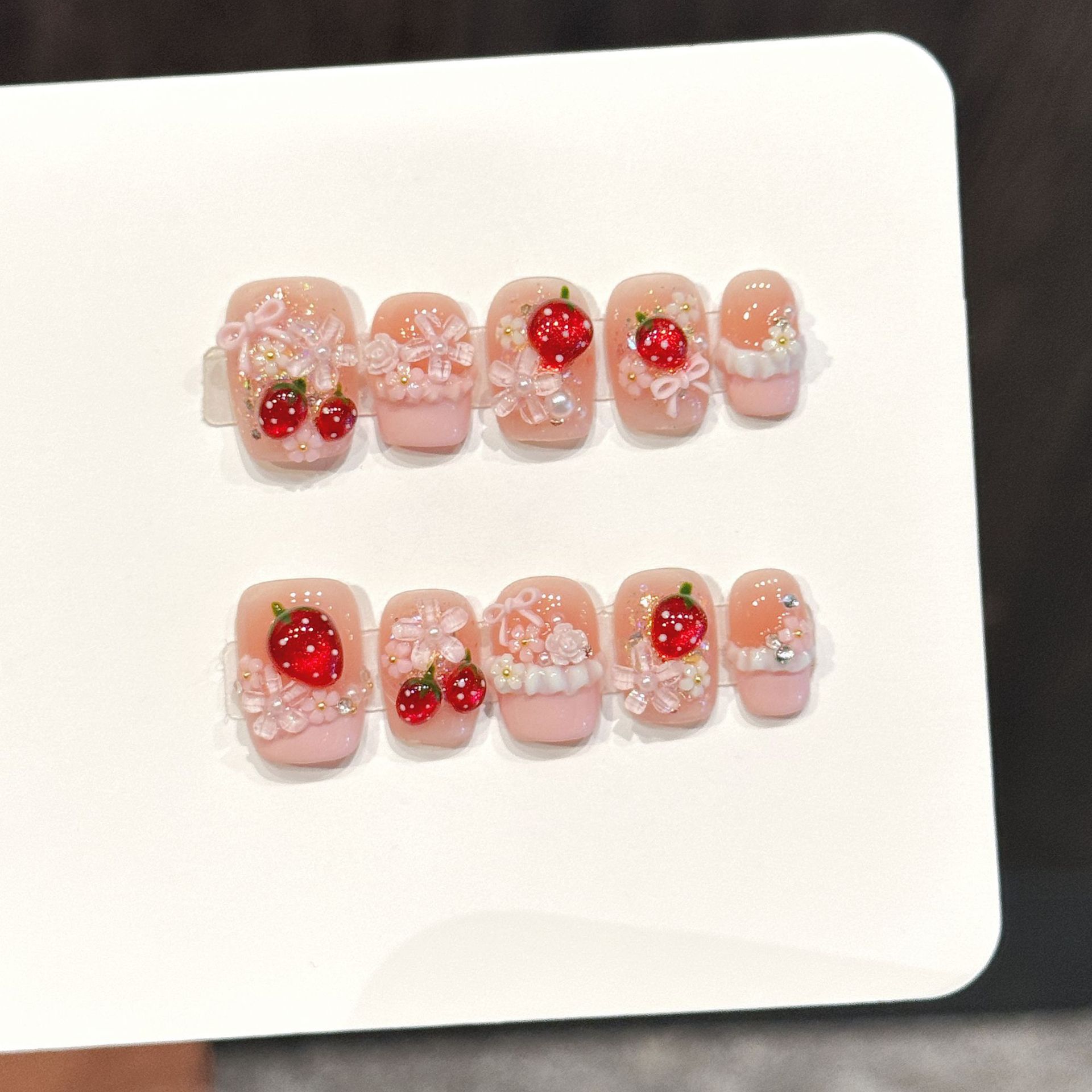 Resin Art Flower - 10 stuks schattige rode aardbei druk