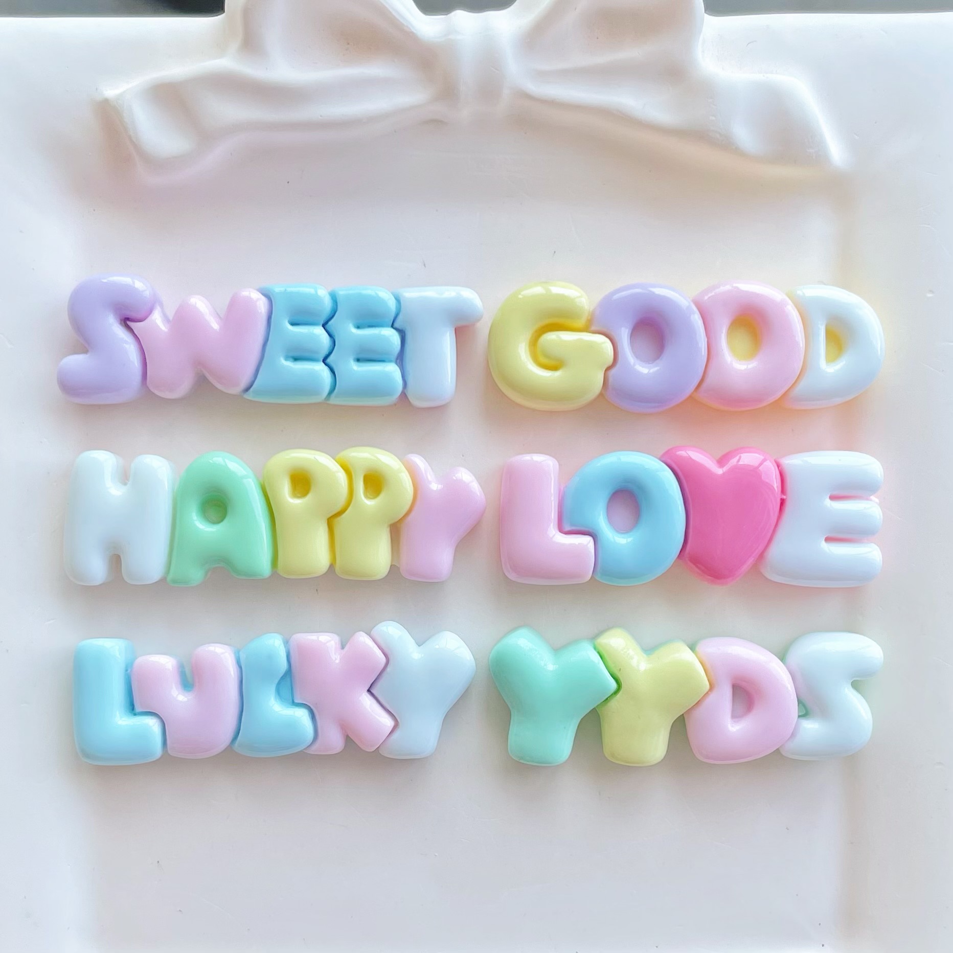10-30 Stuks Kleur Letter Plana - Resin Art Earrings Material recensie en prijs